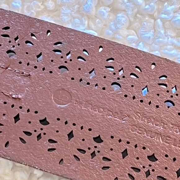 Anthropologie leather with elastic belt. - Picture 6 of 7